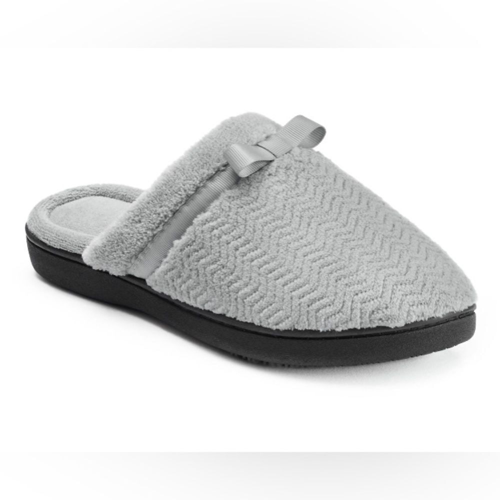 isotoner NEW Women's Light Gray Clog Slippers Shoe Size 7.5 - 8 Heel Cushion